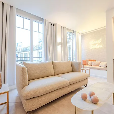 Cia - 2br Madeleine Champs Elysees Paris